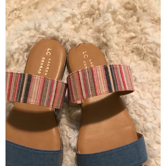 Sandals - Picture 1 of 3